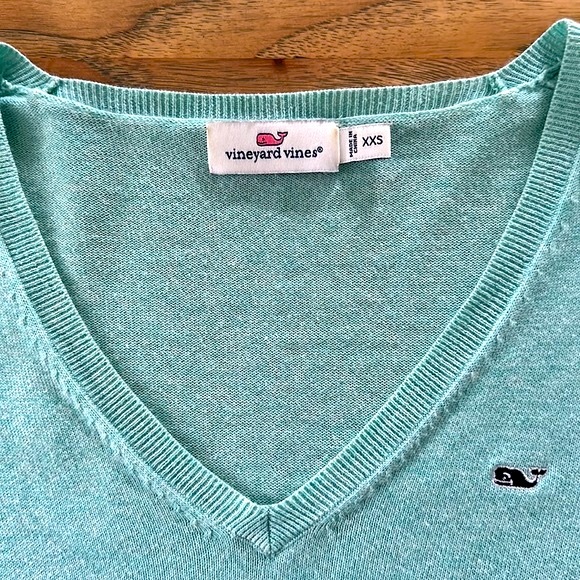 Vineyard Vines Candlewood Cotton V-neck Sweater - Picture 2 of 4